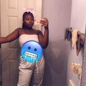 Meet your Posher, Danielle